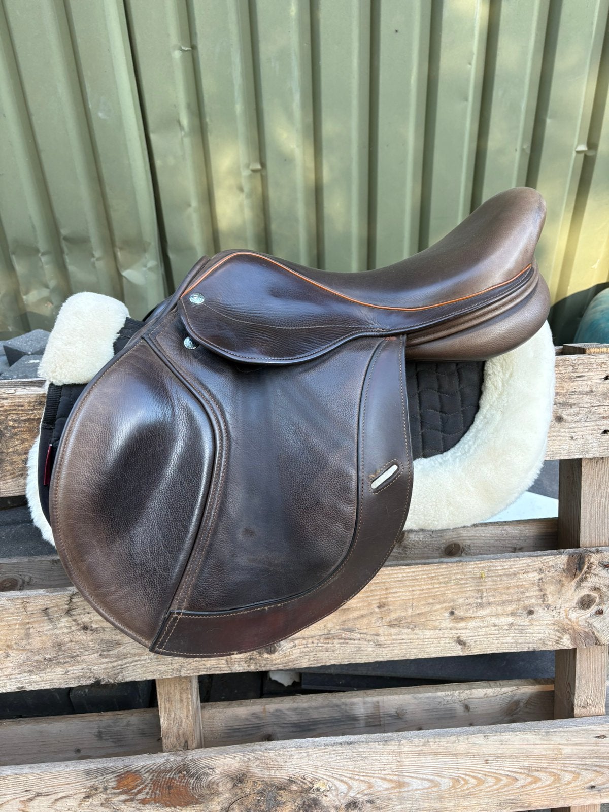Frank Baines springzadel 17,5 inch, Dieren en Toebehoren, Paarden en Pony's | Zadels, Ophalen, L (17.5 inch), Gebruikt, Overige merken