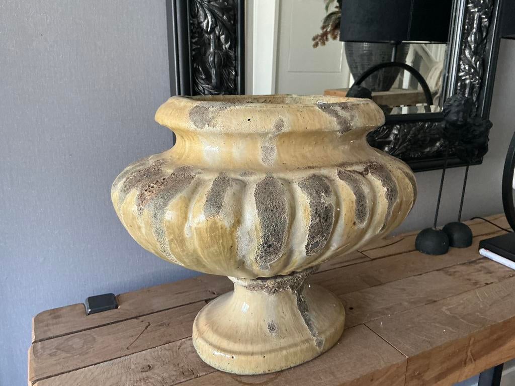 Brocante bloempot van ptmd, Ophalen, Zo goed als nieuw