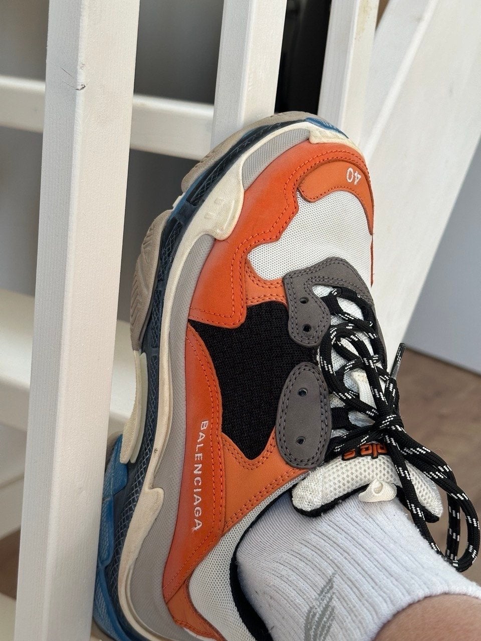 Balenciaga Triple S Sneakers Maat 40 Oranje/Grijs/Zwart, Kleding | Dames, Schoenen, Ophalen of Verzenden, Gedragen, Oranje, Sneakers of Gympen