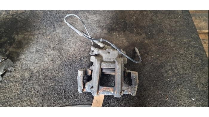 Remklauw (Tang) links-voor van een BMW 1-Serie, Gebruikt, -, -, 3 maanden garantie