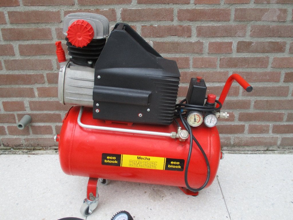 Compressor., Ophalen, Gebruikt, 6 tot 10 bar, 200 tot 400 liter/min