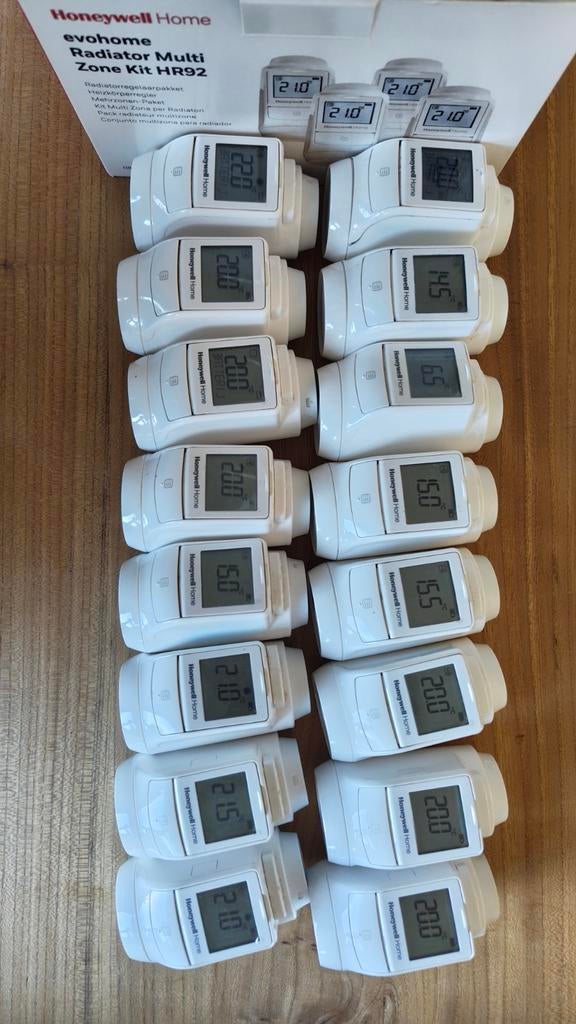 Honeywell Evohome met 17 knoppen - Slimme Radiatorknoppen, Ophalen of Verzenden, Slimme thermostaat, Gebruikt