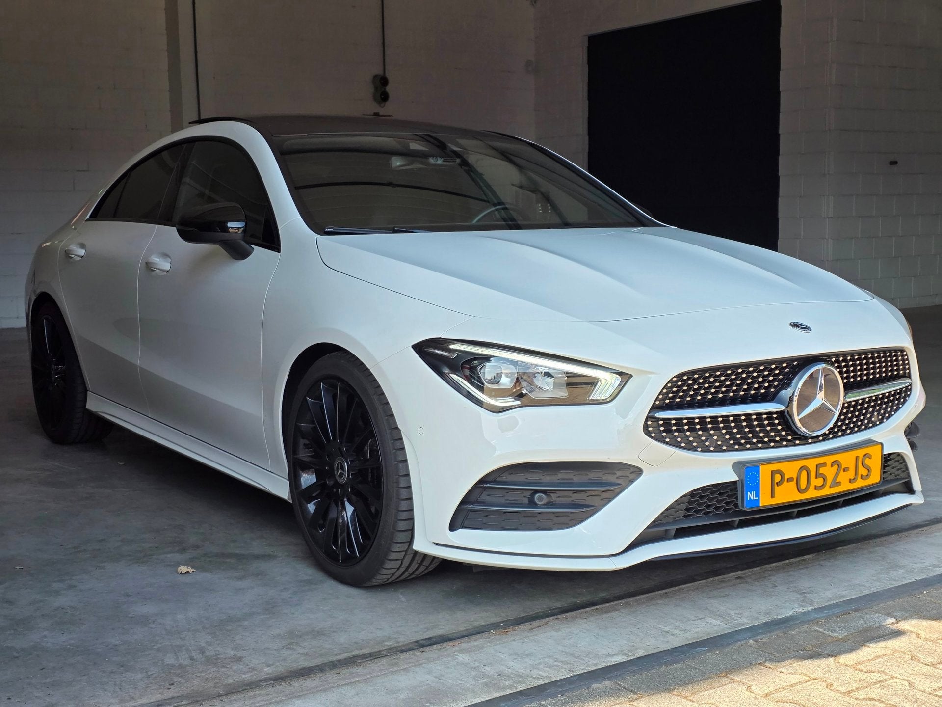 Mercedes-Benz CLA-klasse 200 Premium Plus / PANO / SFEER / C, Auto's, Mercedes-Benz, CLA, Gebruikt, 4 cilinders, Automatische klimaatregeling