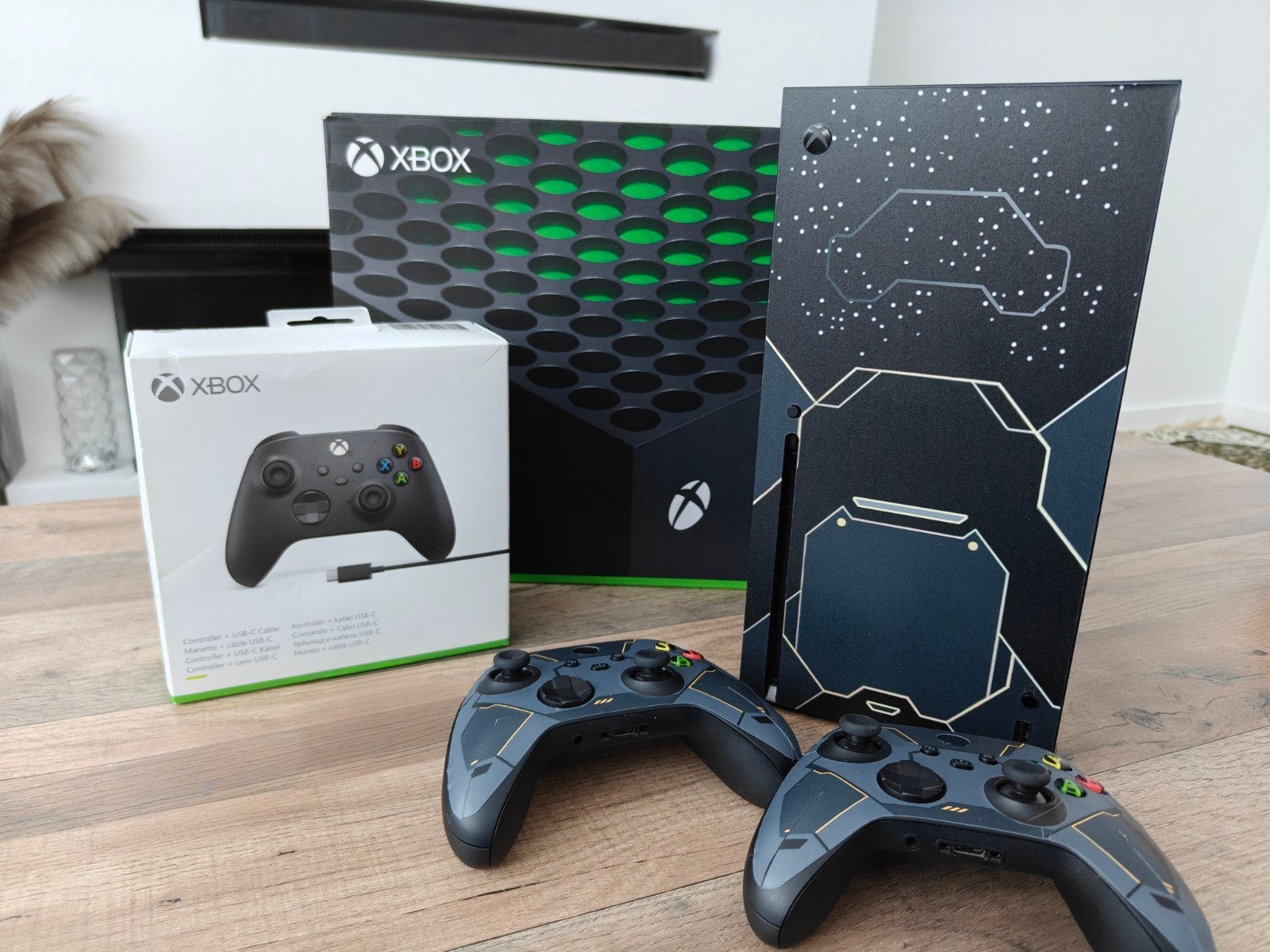 Xbox Series X 1TB met wrap + 2 controllers