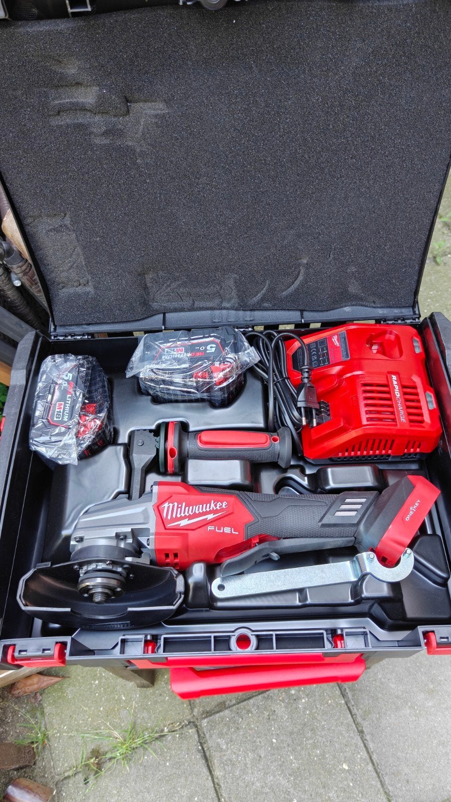 Milwaukee Haakse Slijper M18 FUEL met Accu's en Lader, Ophalen, Zo goed als nieuw, 1000 watt of meer, Haakse handslijpmachine