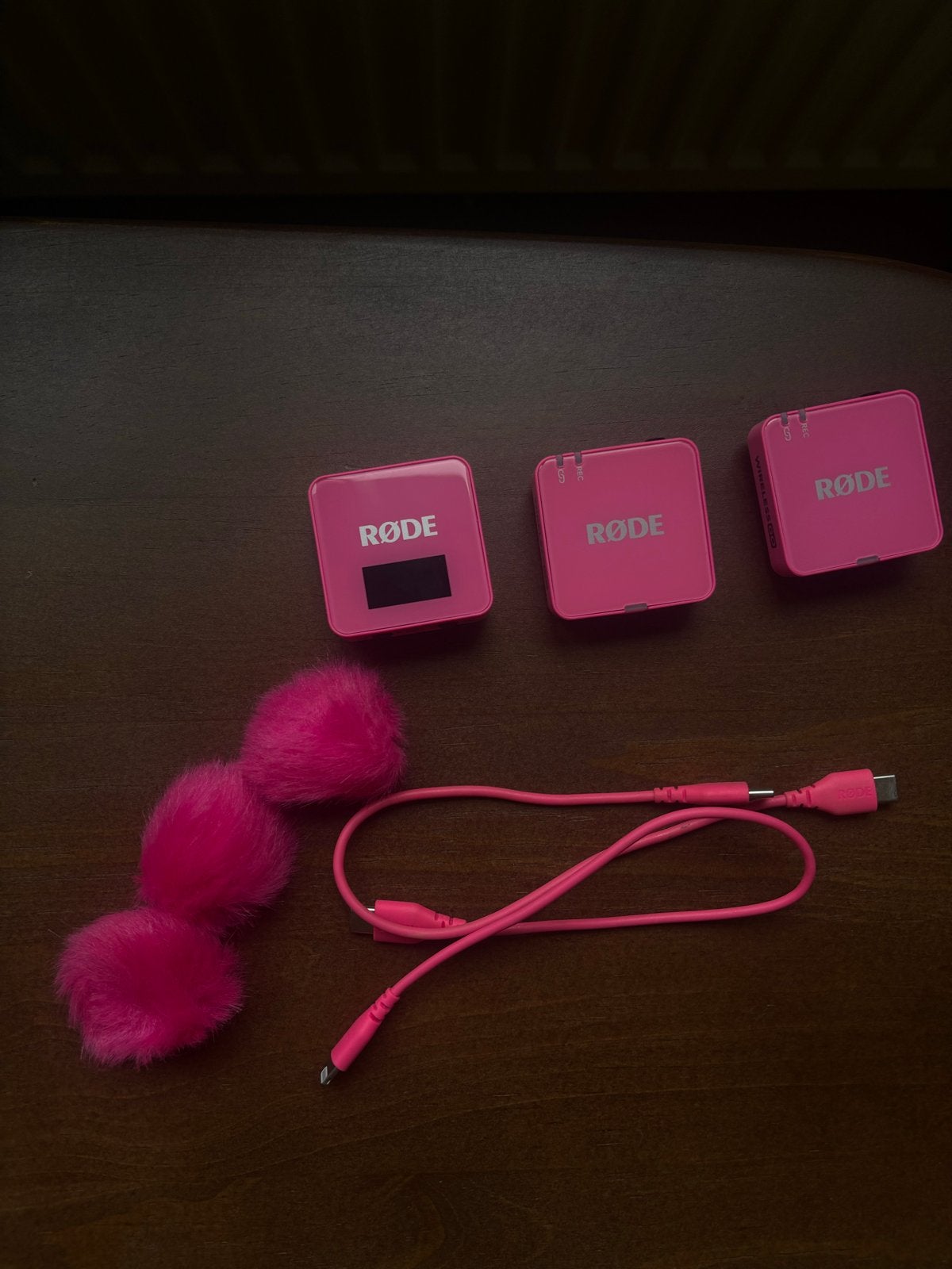 Roze Rode Wireless GO II Draadloze Microfoon Set, Muziek en Instrumenten, Ophalen of Verzenden, Zo goed als nieuw, Studiomicrofoon
