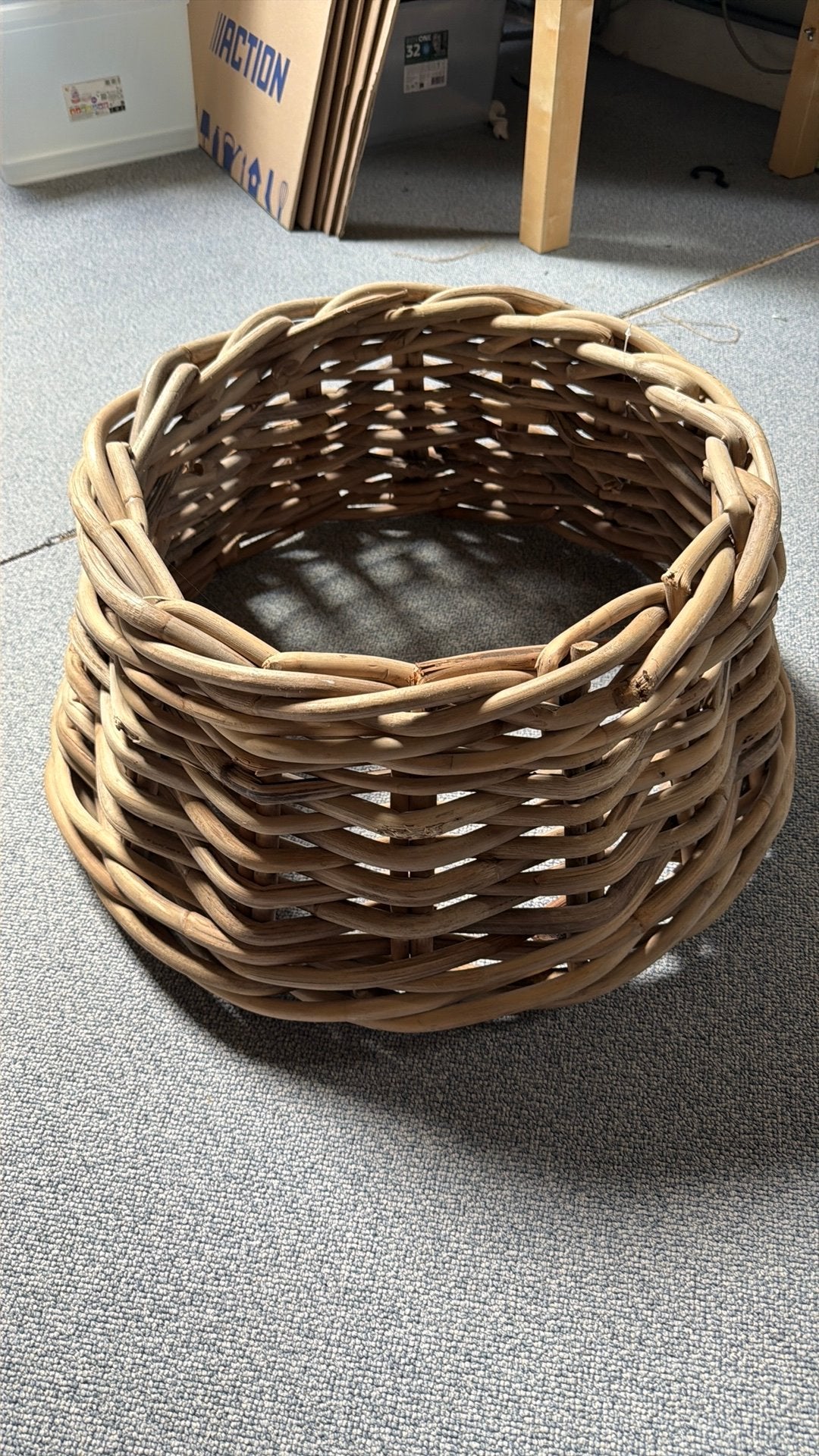 Nieuwe rieten mand voor onder de kerstboom, Ophalen, Overige materialen, 50 tot 100 cm, Nieuw