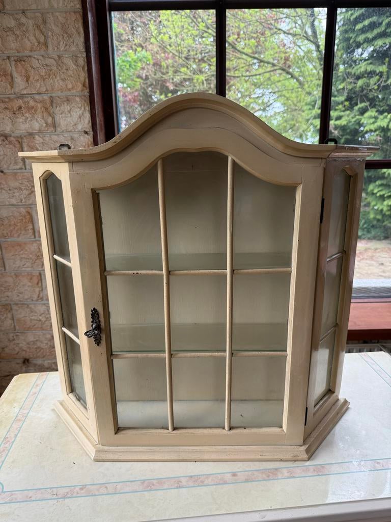 Vintage Crèmekleurige Wandvitrinekast met Glazen Deur, Antiek en Kunst, Ophalen
