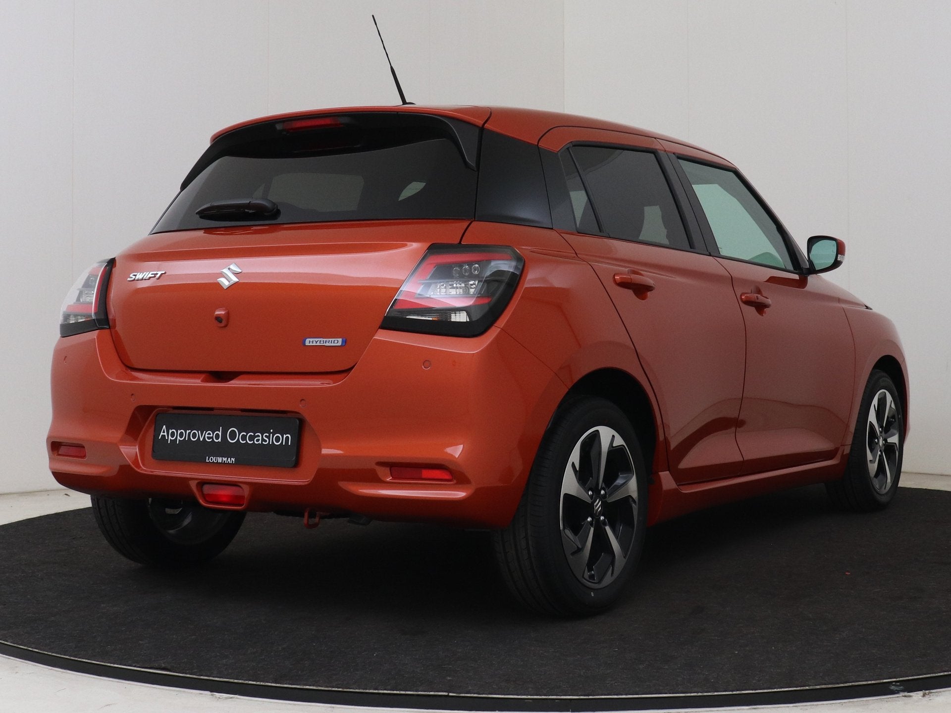 Suzuki Swift 1.2 Style Smart Hybrid | Climate Control | 16", Voorwielaandrijving, 12 maanden, Stof, Zwart