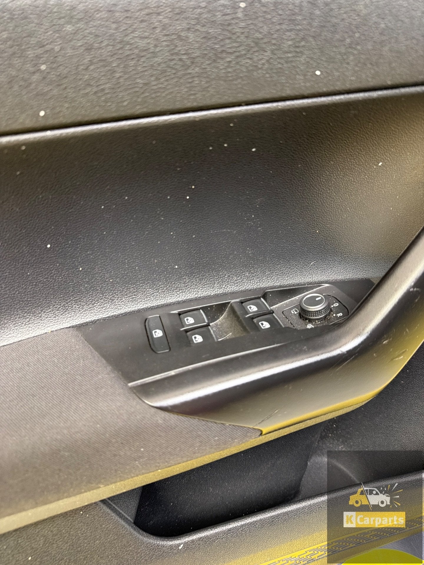 Volkswagen Polo 2G links Voor Deurpaneel Binnen bekleding 2G, Auto-onderdelen, Gebruikt, Volkswagen AG, Voor, Berliner Ring 2
38440  Wolfsburg, DE