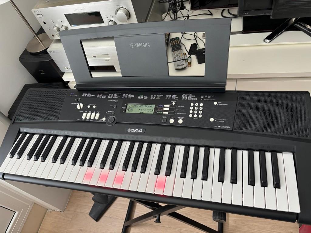 Keyboard - Yamaha EZ-220, Ophalen, 61 toetsen, Yamaha, Met standaard