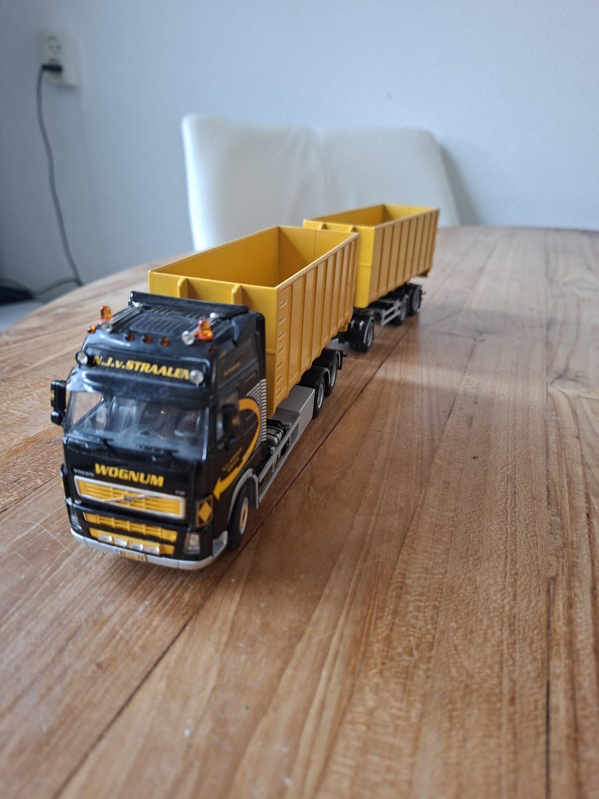 Volvo Wognum N.J.V. Straalen vrachtwagen met aanhanger, Hobby en Vrije tijd, Modelauto's | 1:50, Ophalen of Verzenden, Bus of Vrachtwagen