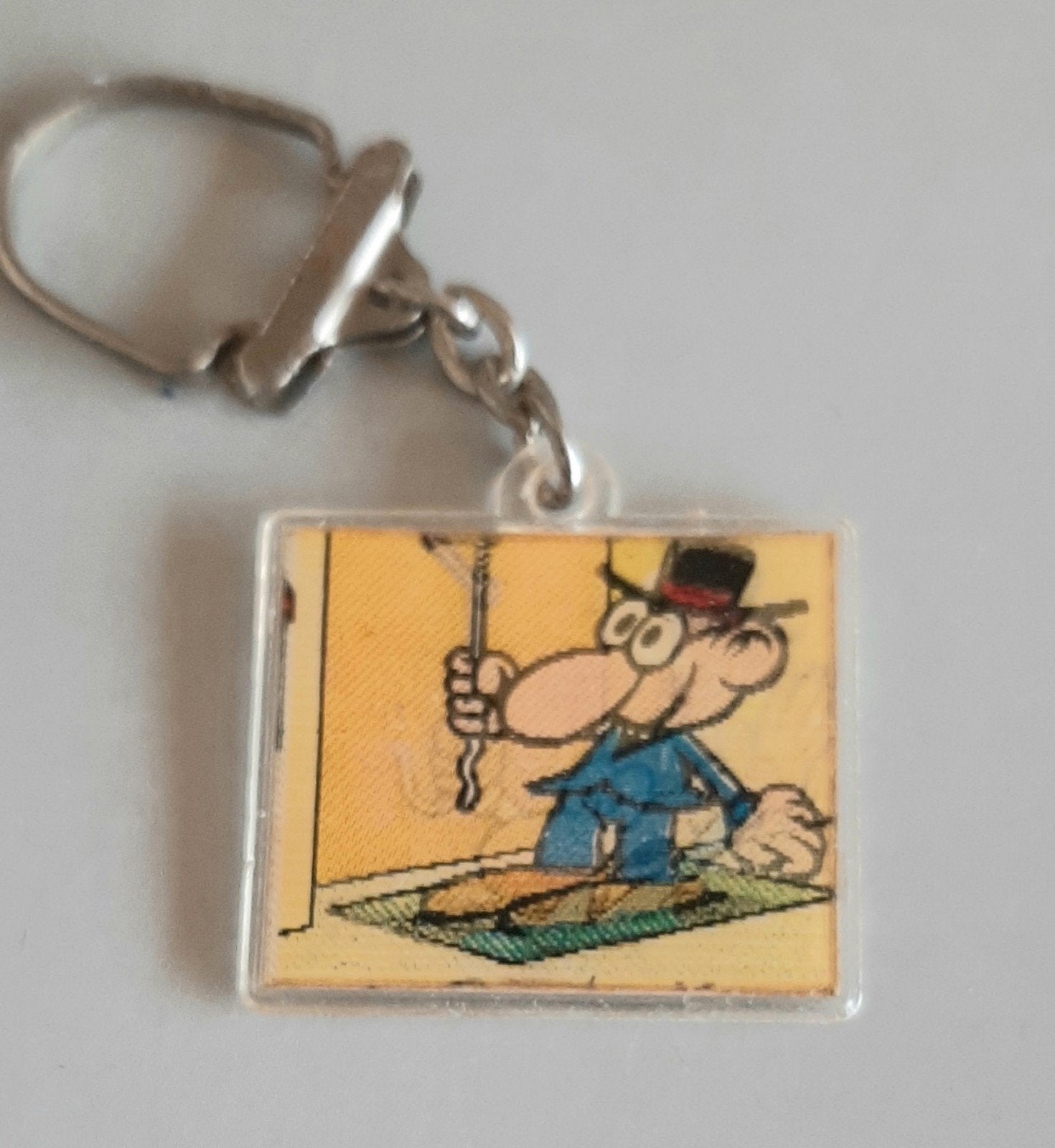 OUDE SLEUTELHANGER MET "WIEBELPLAATJE" ZIE BEIDEN FOTO'S, Verzenden, Gebruikt, Merk