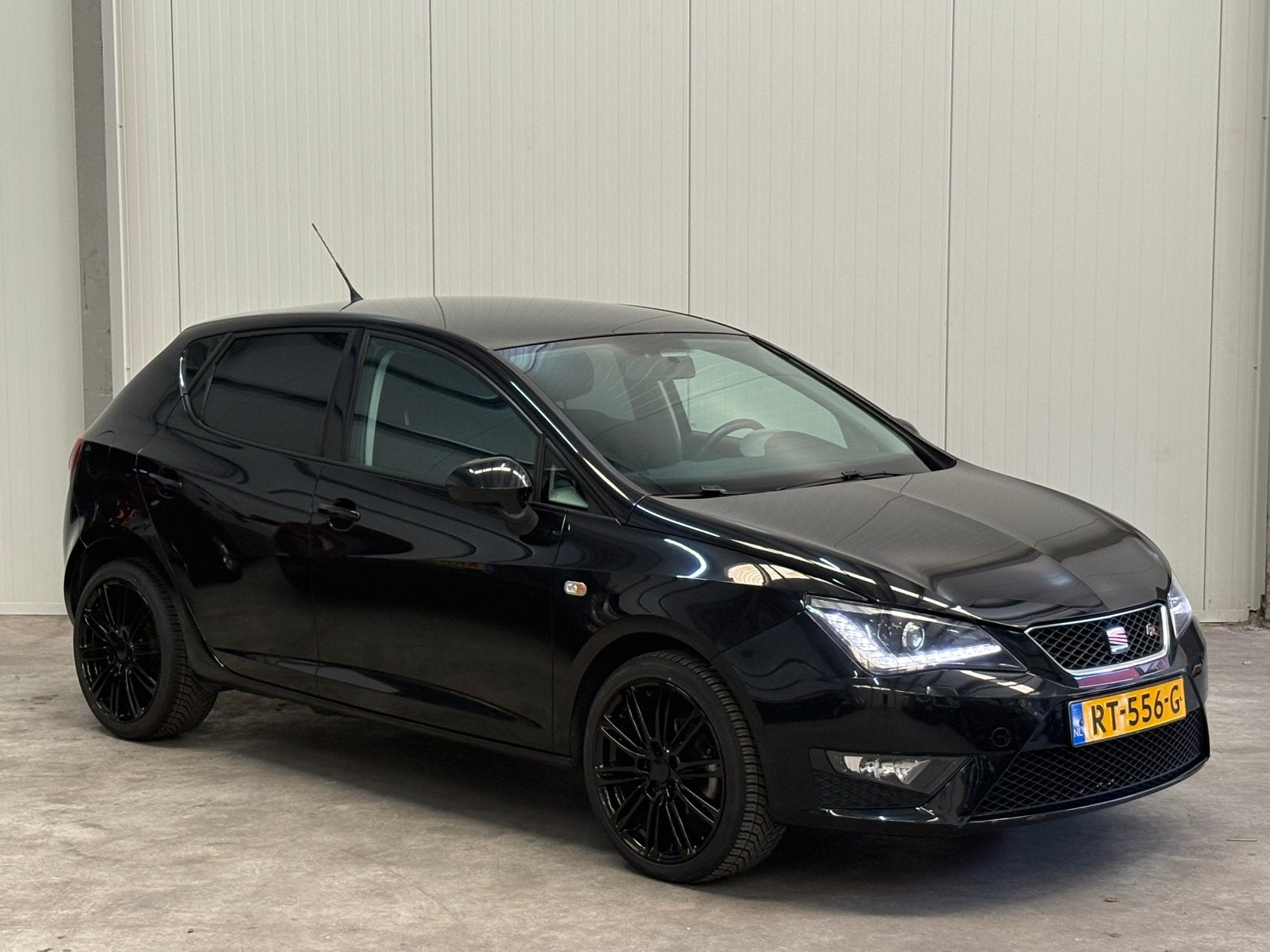 Seat Ibiza 1.2 TSI FR /BJ2013/AIRCO/CRUISE/LED/APK/BLACKEDIT, Auto's, Seat, LED verlichting, Stof, Zwart, 990 kg