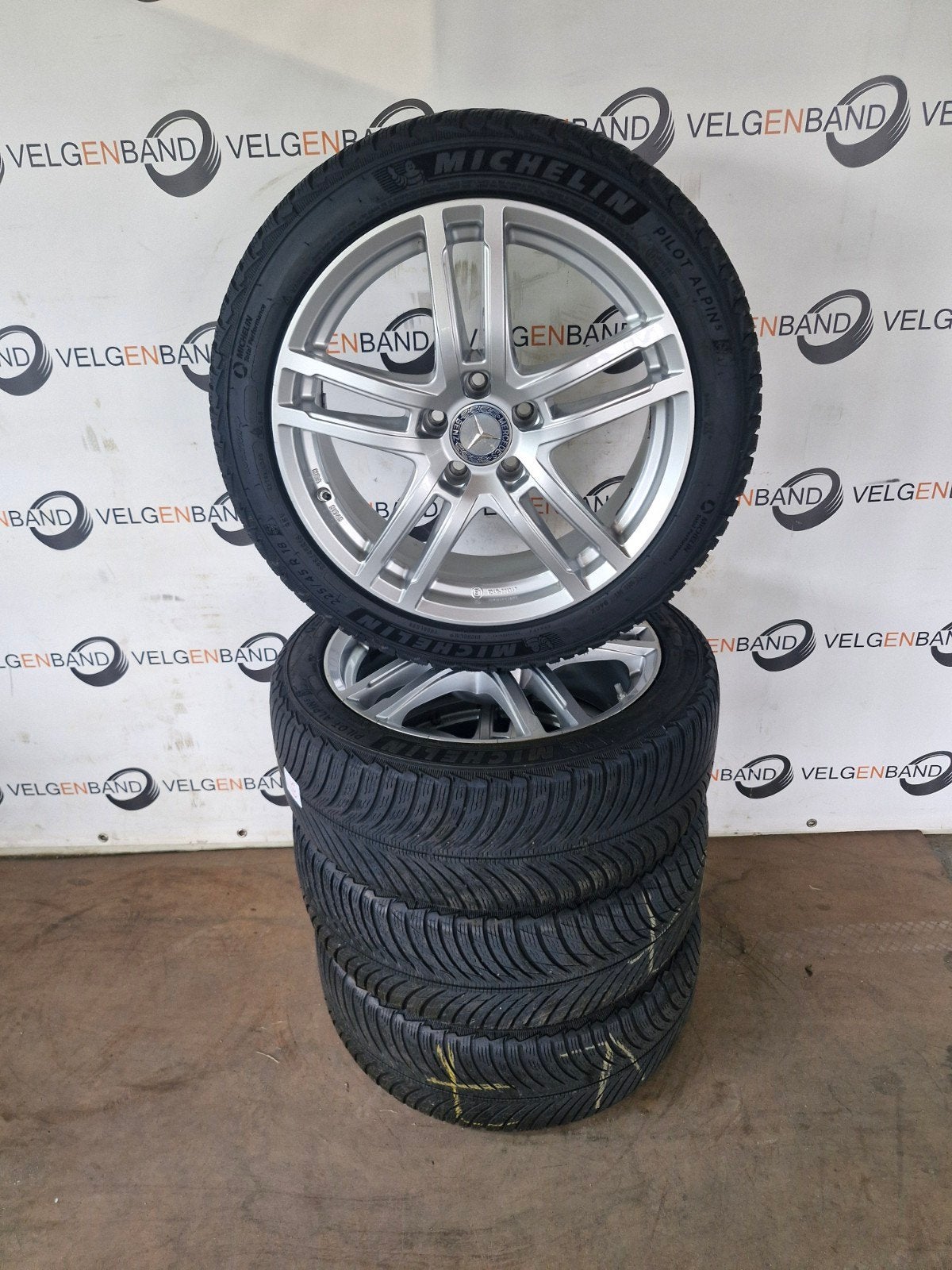 Winterset Mercedes C klasse 225 45 18 5x112 66.5 winterband, 18 inch, Gebruikt, Dezent, .