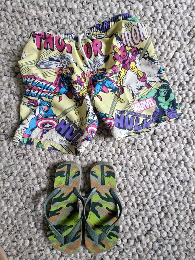 Thor zwembroek (maat 128) en Ipanema slippers (maat 37), Ophalen of Verzenden, Gebruikt, Marvel, Ipanema, Jongen
