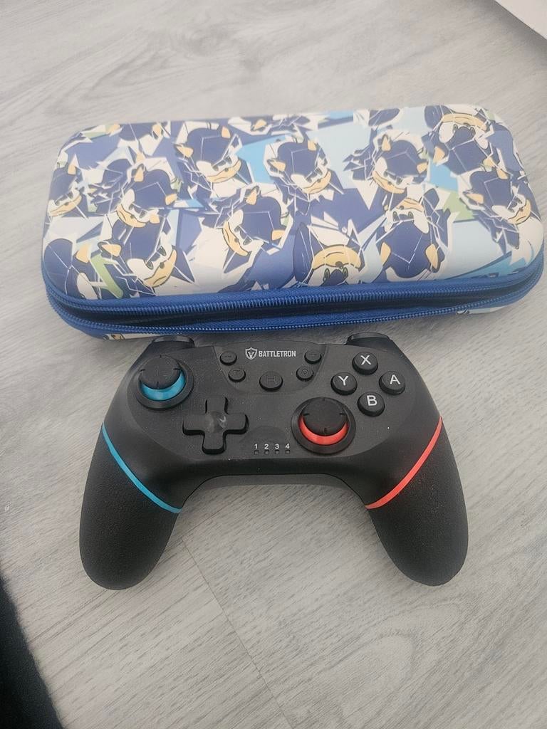Nintendo Switch controller met hoesje, Spelcomputers en Games, Spelcomputers | Nintendo Switch, Gebruikt, Switch Original, Met 1 controller