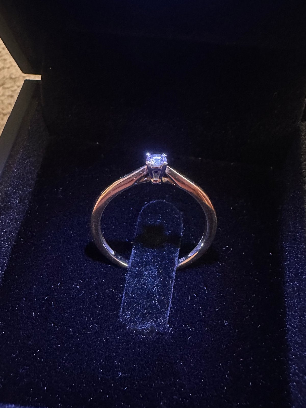 Gouden ring met briljant - 0.10 ct -, Ophalen, Zo goed als nieuw, 17 tot 18, Met edelsteen