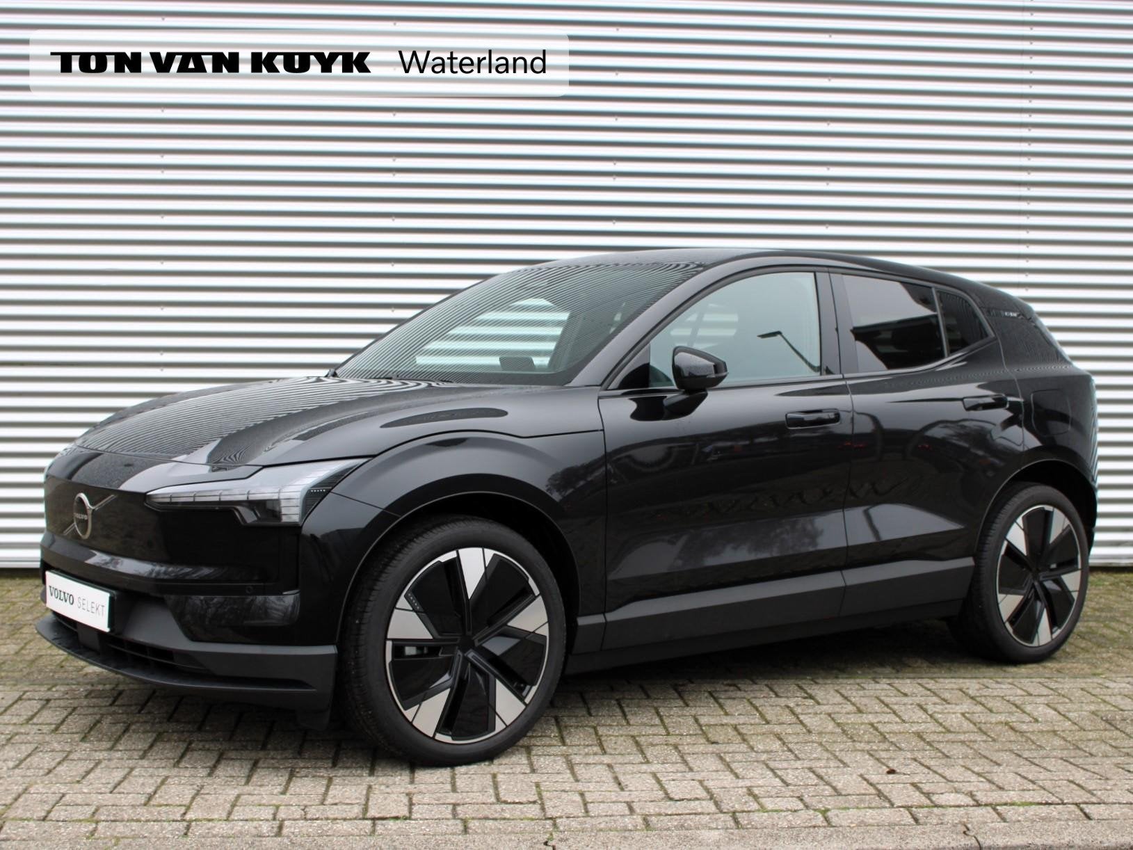 Volvo EX30 Single Motor Extended Range Plus Europa Black Edi