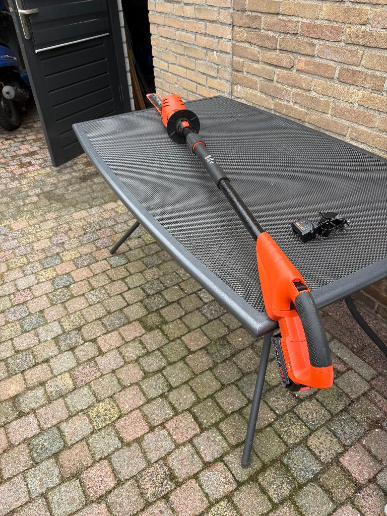 accu heggeschaar, Ophalen, Nieuw, Minder dan 20 mm, Black & Decker