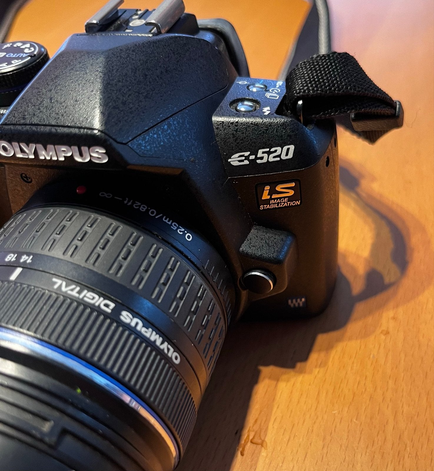 Olympus E-520 Spiegelreflexcamera met 14-42mm lens, Spiegelreflex, Beeldstabilisatie, Ophalen of Verzenden, Zo goed als nieuw