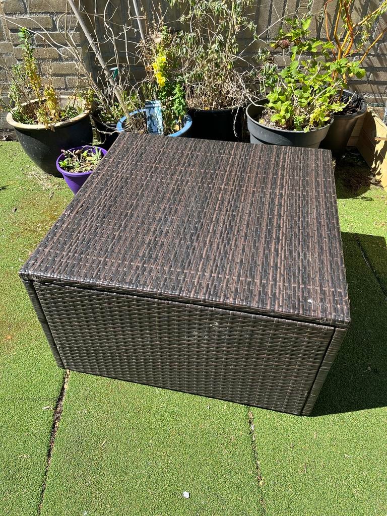 Wicker bijzettafel/hocker voor buiten, 2 zitplaatsen, Gebruikt, Bijzettafel, Ophalen of Verzenden