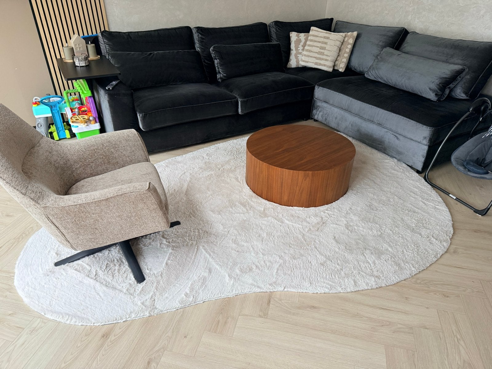 Organisch beige vloerkleed - Zacht en stijlvol, Ophalen, Beige, Zo goed als nieuw, 200 cm of meer