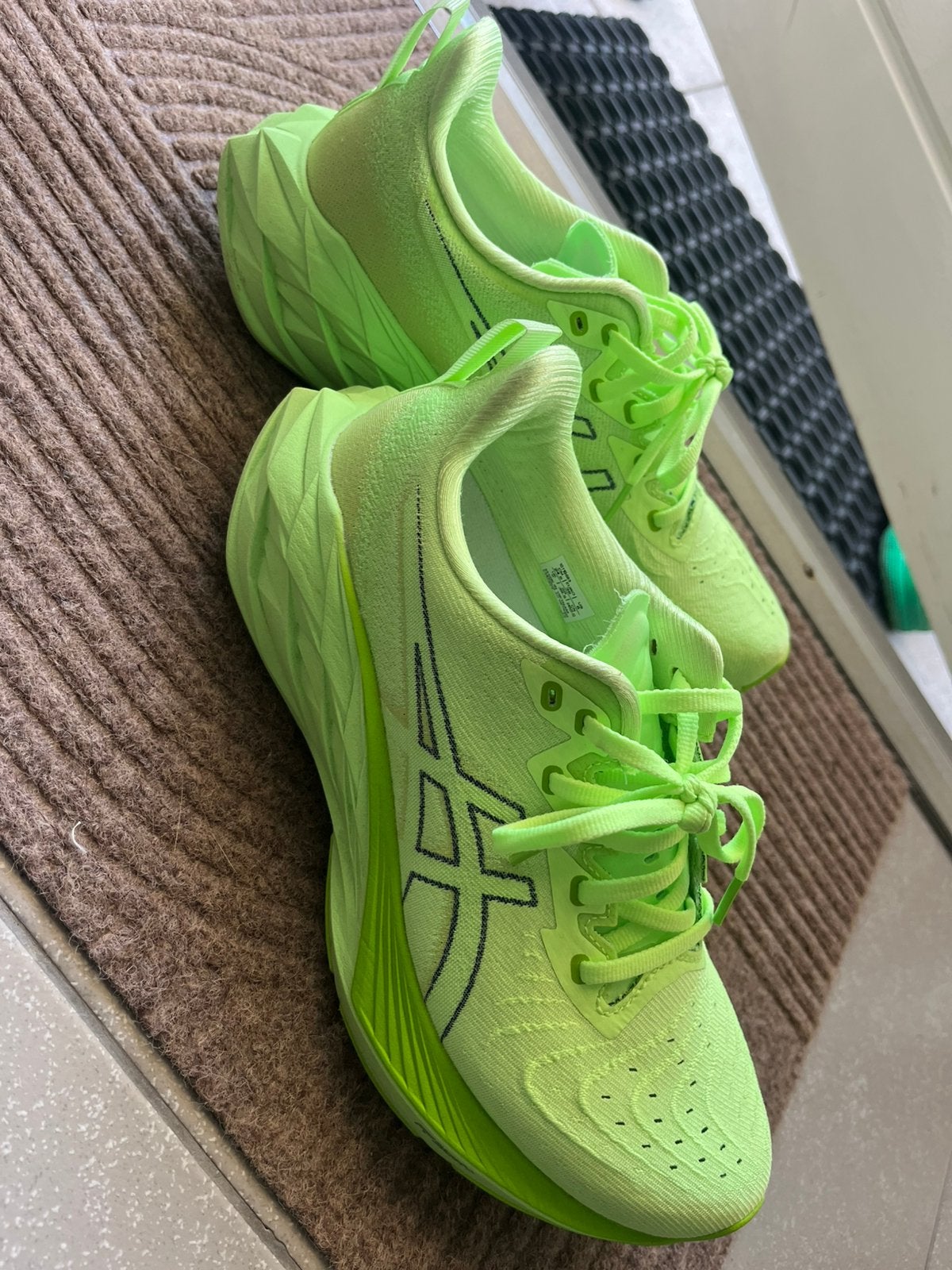 Asics novablast 4 groen, maat 39, Sport en Fitness, Loopsport en Atletiek, Ophalen of Verzenden, Zo goed als nieuw, Hardloopschoenen