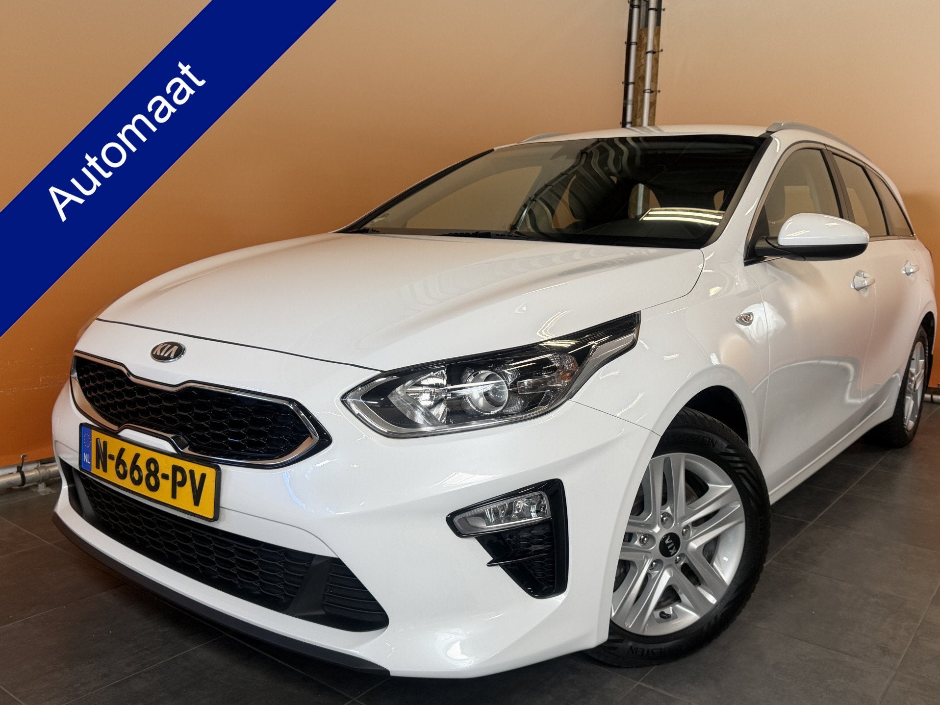 Kia Ceed Sportswagon 1.5 T-GDi MHEV DynamicLine carplay navi, Stof, Gebruikt, 4 cilinders, 160 pk