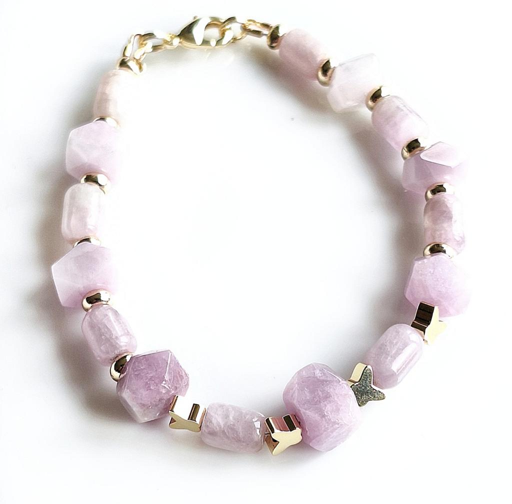 Armband van kunziet en vergulde tussenkralen, Sieraden, Tassen en Uiterlijk, Edelstenen, Ophalen of Verzenden, Nieuw