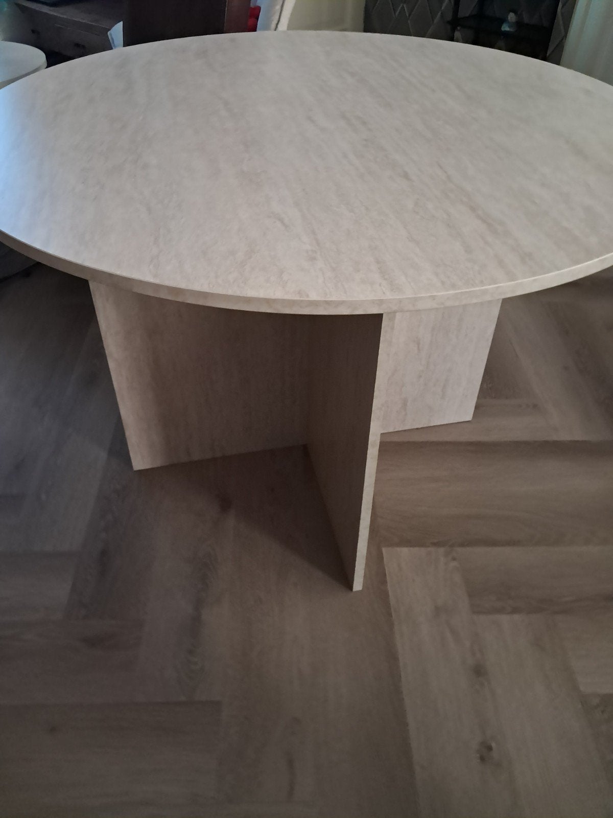 Tekoop twee ronden tafels  kleur beige, Huis en Inrichting, Tafels | Eettafels, Ophalen of Verzenden, Rechthoekig, 100 tot 150 cm