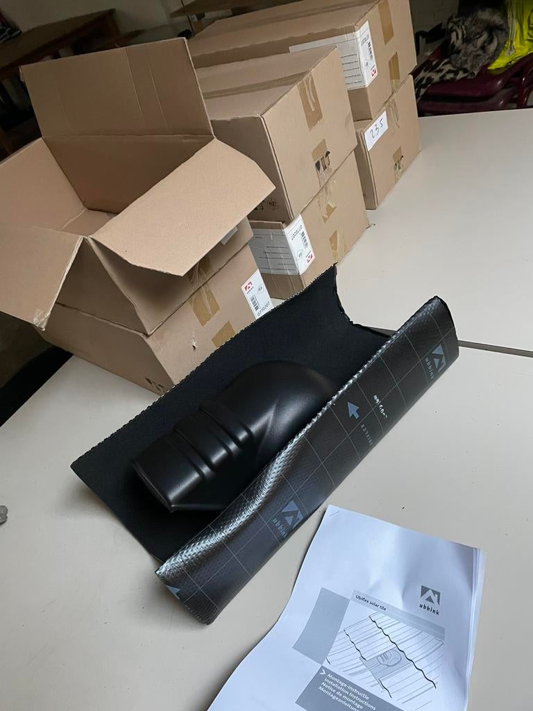 Ubbink Solar Kabel- en Leidingdoorvoer, Doe-het-zelf en Verbouw, Dakpannen en Dakbedekking, Ophalen, Overige materialen, Zwart