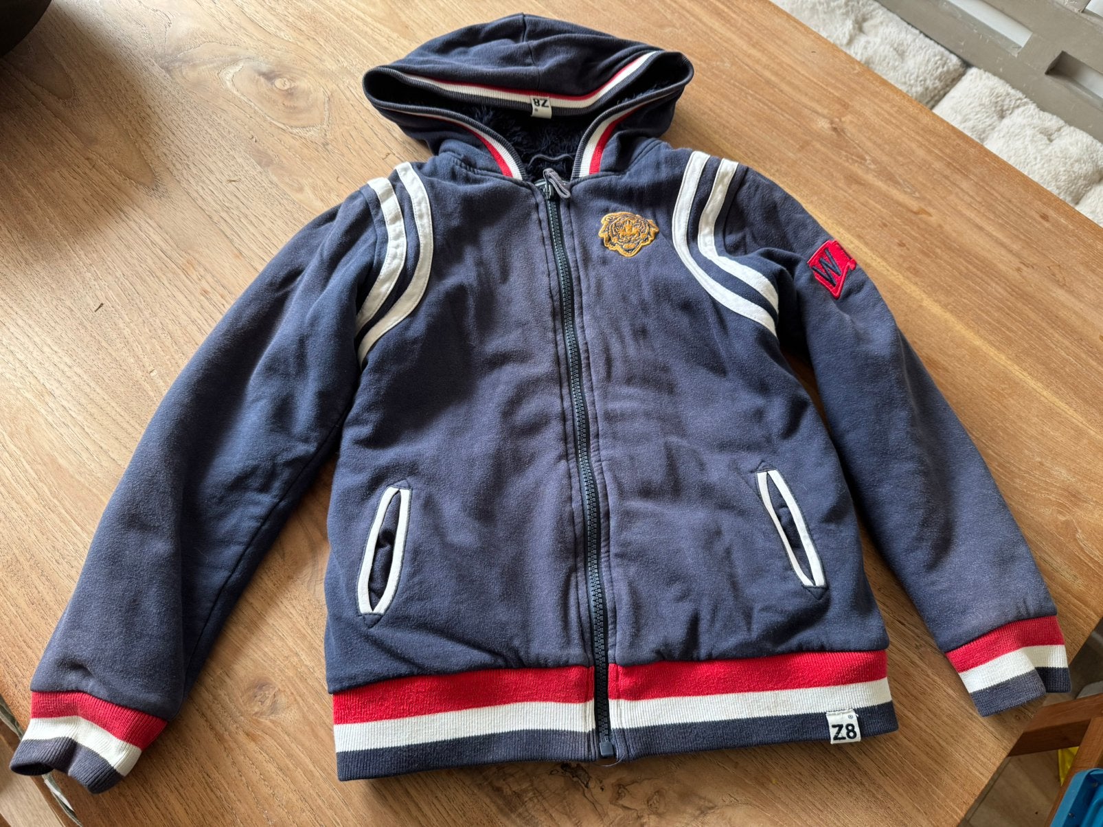 Mooi Z8 borgvest maat 128/134, Ophalen of Verzenden, Gebruikt, Jongen, Trui of Vest