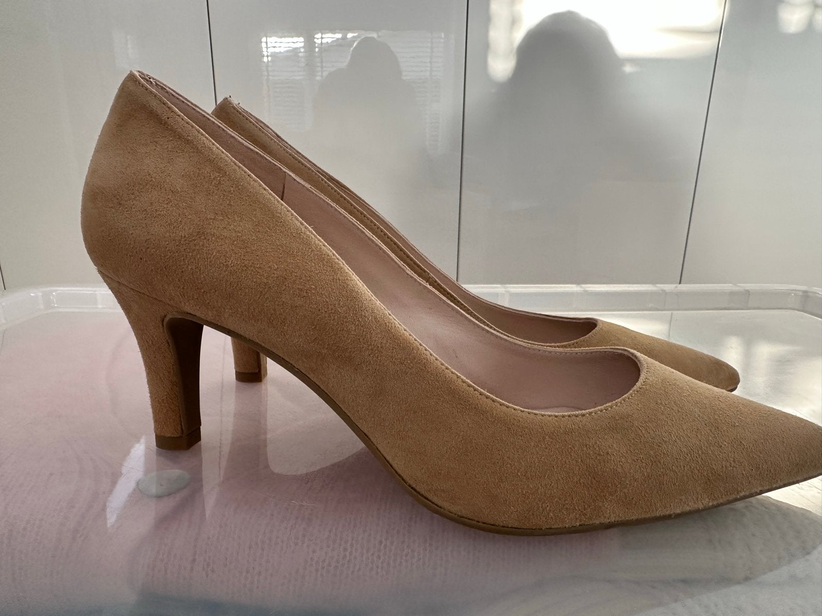 Nieuwe Lodi hakken, licht cognac, maat 41, hak 9 cm, Ophalen of Verzenden, Nieuw, Bruin, Pumps