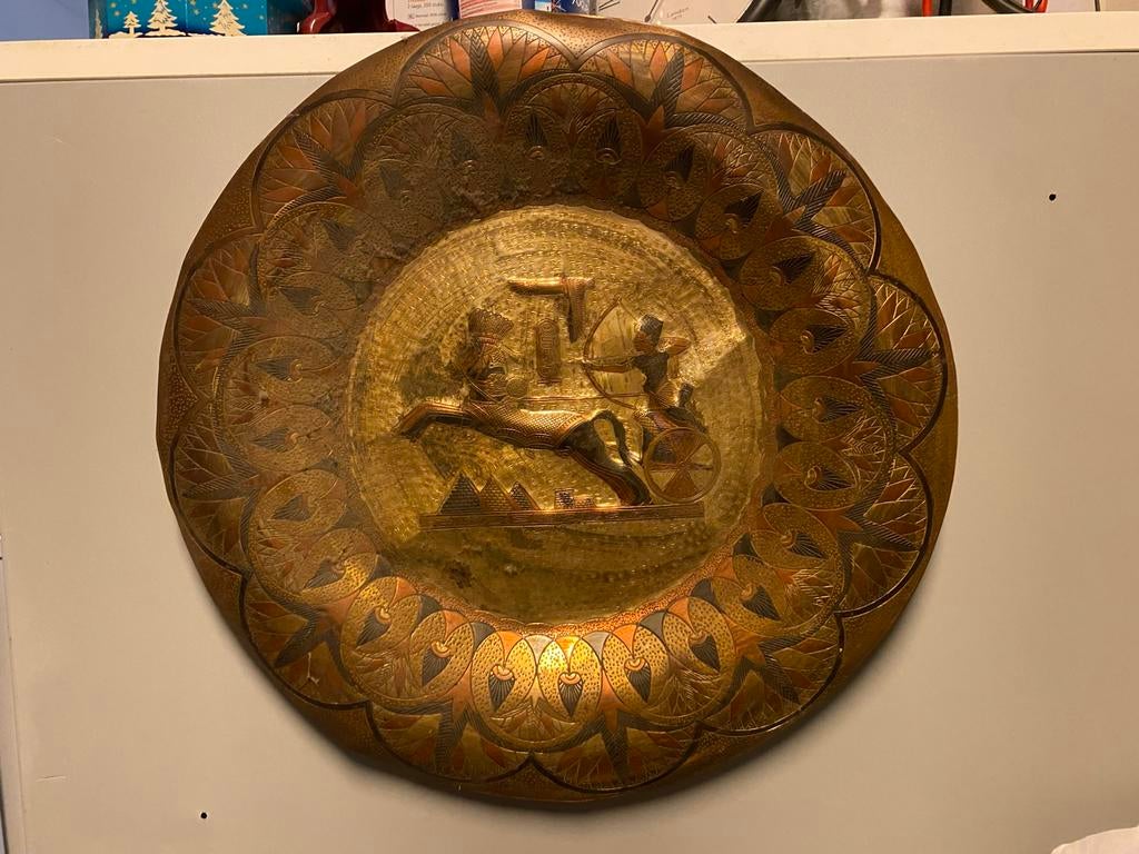 Vintage Egyptische Koperen Wandplaat - Farao op Strijdwagen, Ophalen