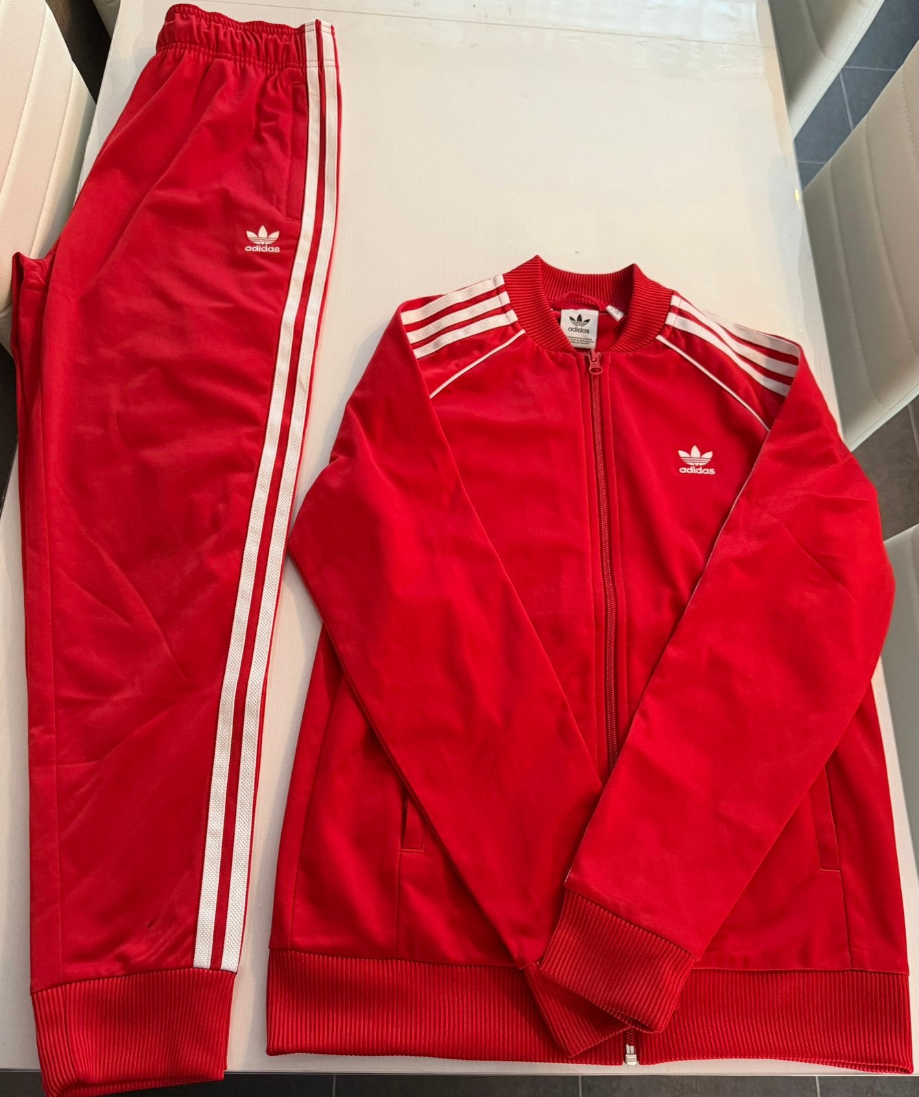 Jongens adidas trainingspak maat 164, Ophalen of Verzenden, Zo goed als nieuw, Jongen, Sport- of Zwemkleding