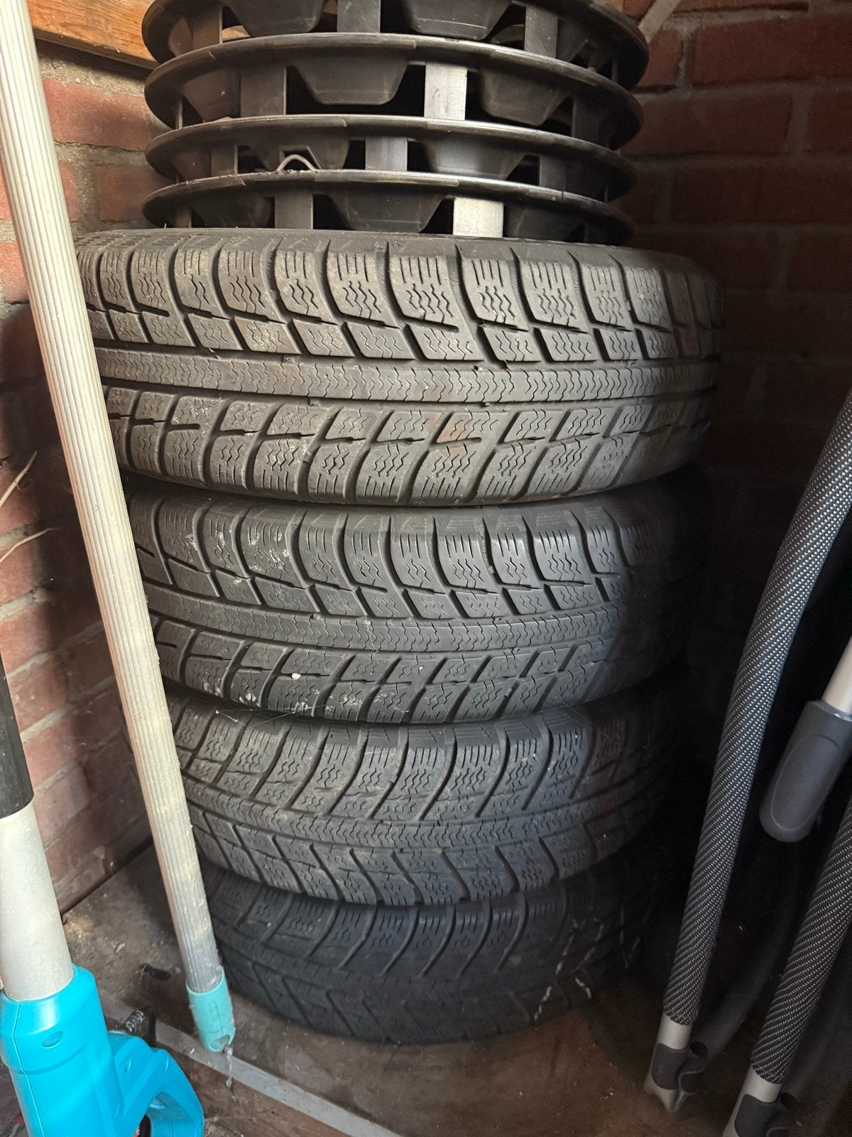 Winterbanden 155/65 R14 met velgen ToyotaAygo, peugeot108,C1, Auto-onderdelen, Banden en Velgen, Ophalen, 14 inch, Gebruikt, 155 mm