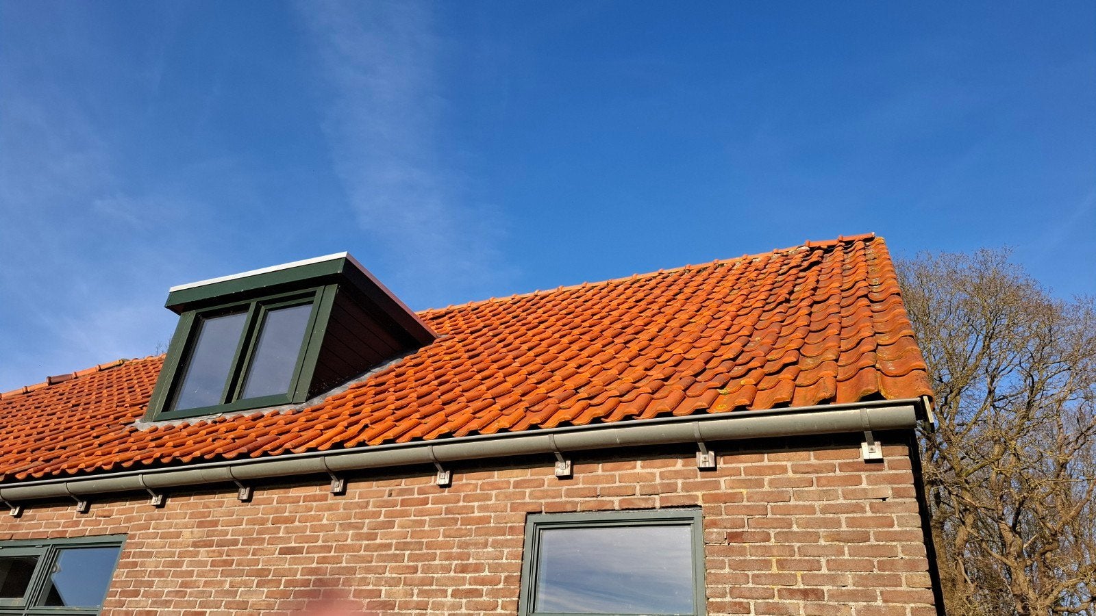 Gebruikte rode dakpannen en nokpannen - rood, Doe-het-zelf en Verbouw, Dakpannen en Dakbedekking, Ophalen, Gebruikt, Steen of Klei