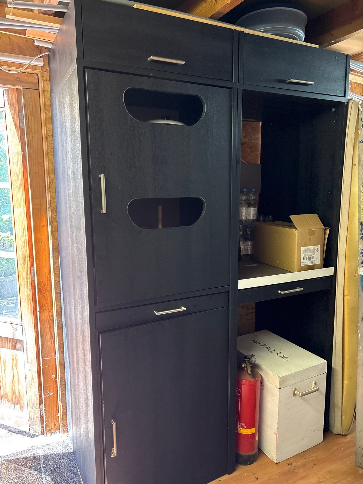 Zwarte 2st wasmachine opbergkast met deuren en lades, Ophalen, Gebruikt, 1200 tot 1600 toeren, 85 tot 90 cm