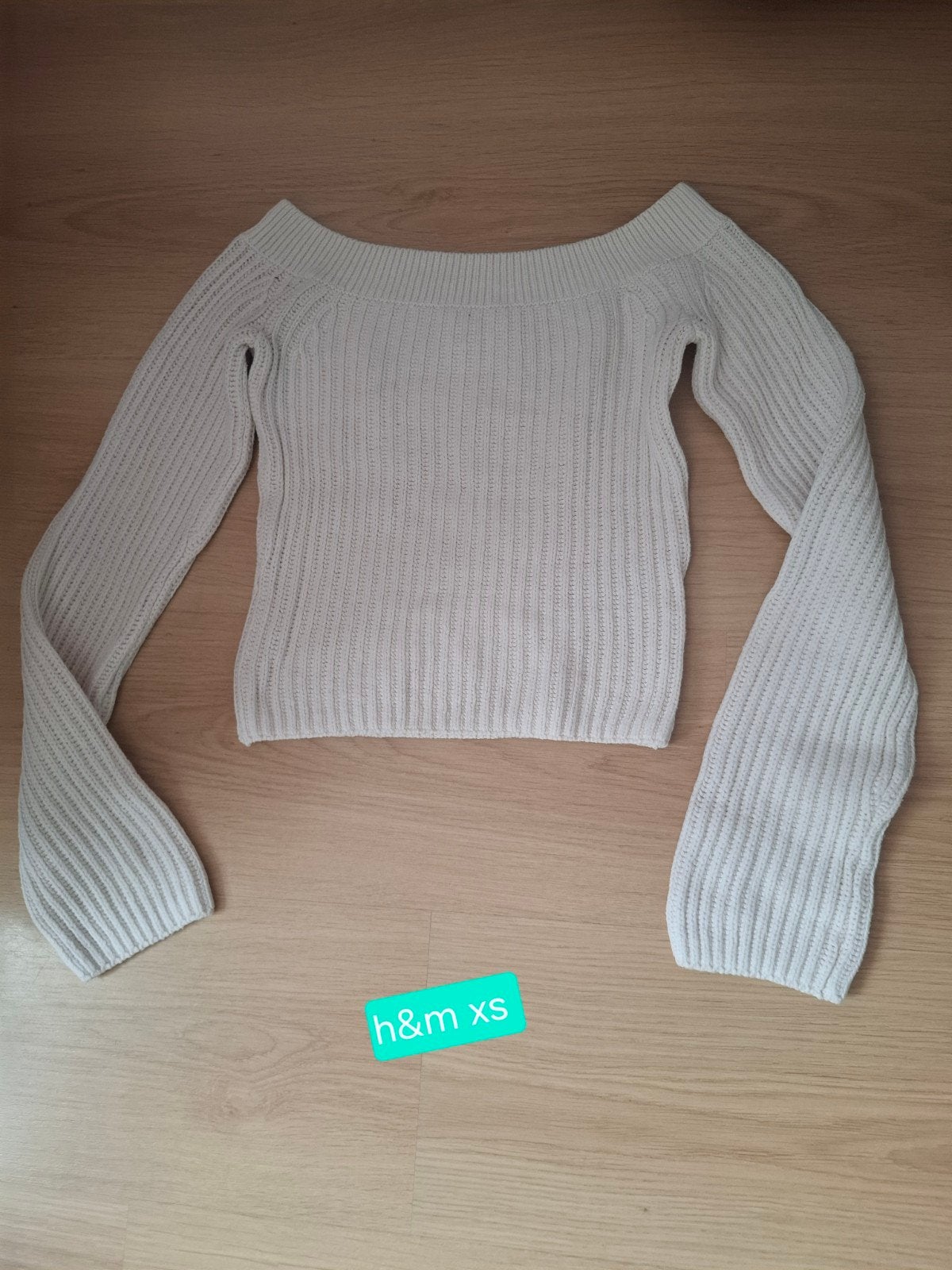 H&M Off-shoulder ribgebreide trui XS, H&M, Beige, Ophalen of Verzenden, Zo goed als nieuw