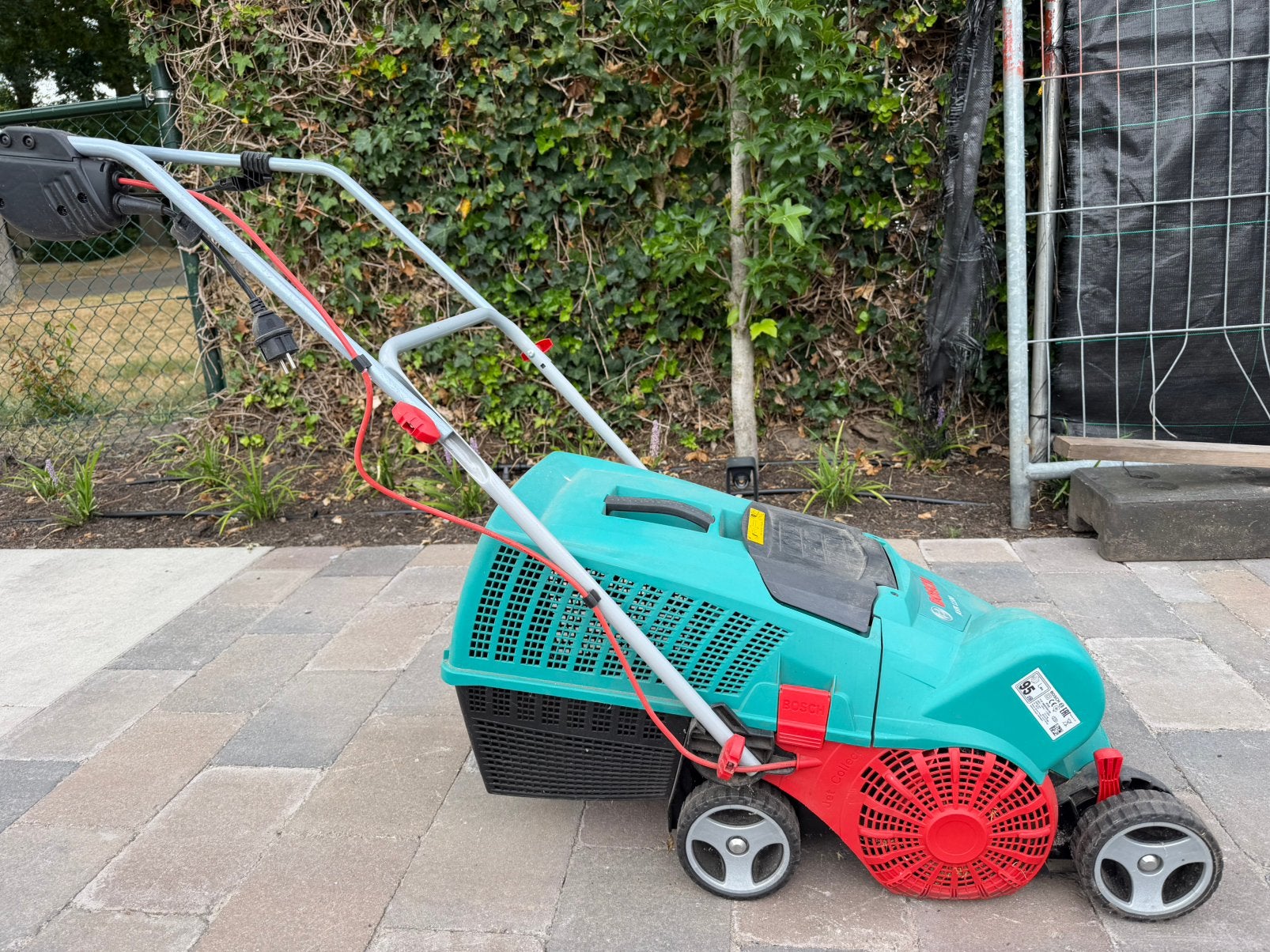 Verticuteer machine bosch, Ophalen, Zo goed als nieuw
