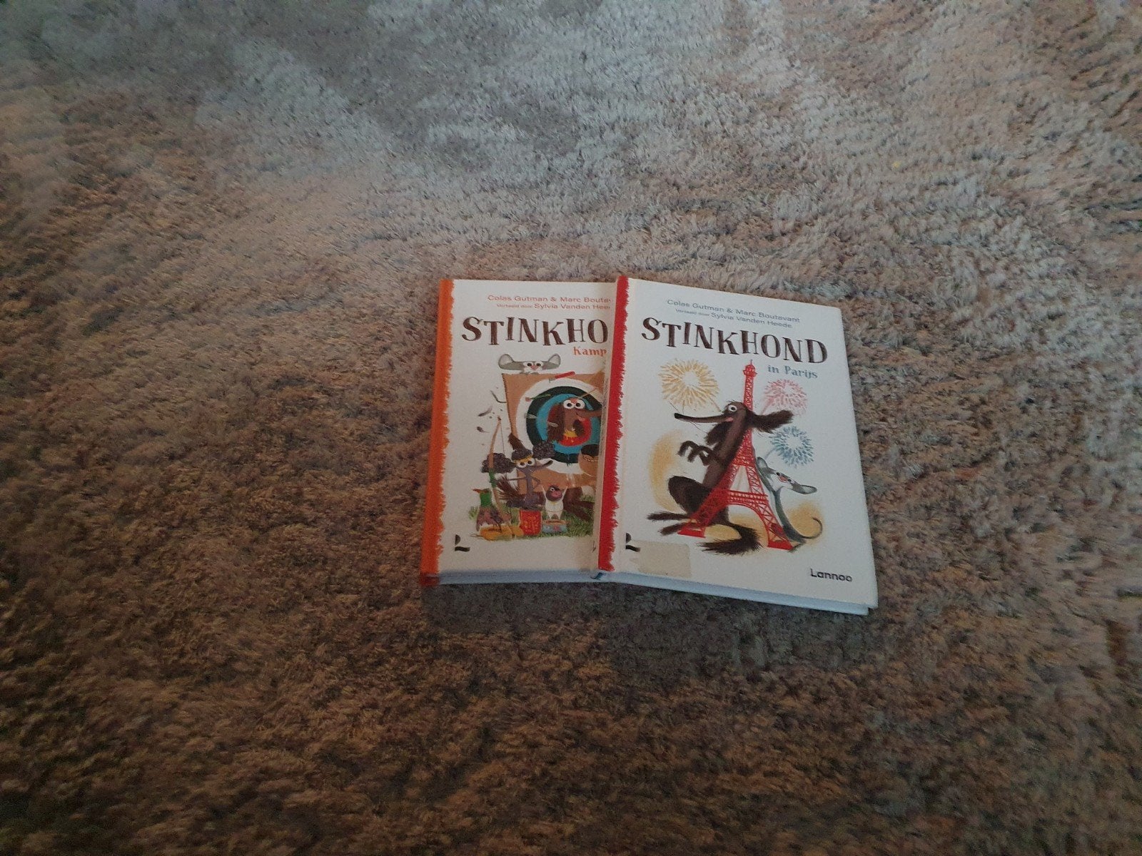 Stinkhond boeken: 'Stinkhond' en 'Stinkhond in Parijs', Ophalen of Verzenden