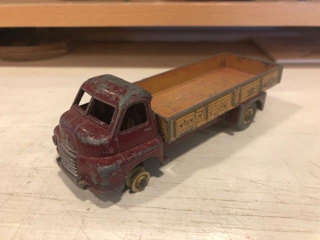 1:43 Oude Big Bedford Dinky Toys, Hobby en Vrije tijd, Modelauto's | 1:43, Ophalen of Verzenden, Gebruikt, Bus of Vrachtwagen