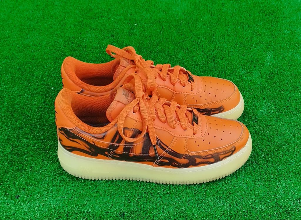 Nike Air Force 1 Skeleton Orange Halloween (2020) Maat 38,5, Nike, Oranje, Ophalen of Verzenden, Sneakers of Gympen