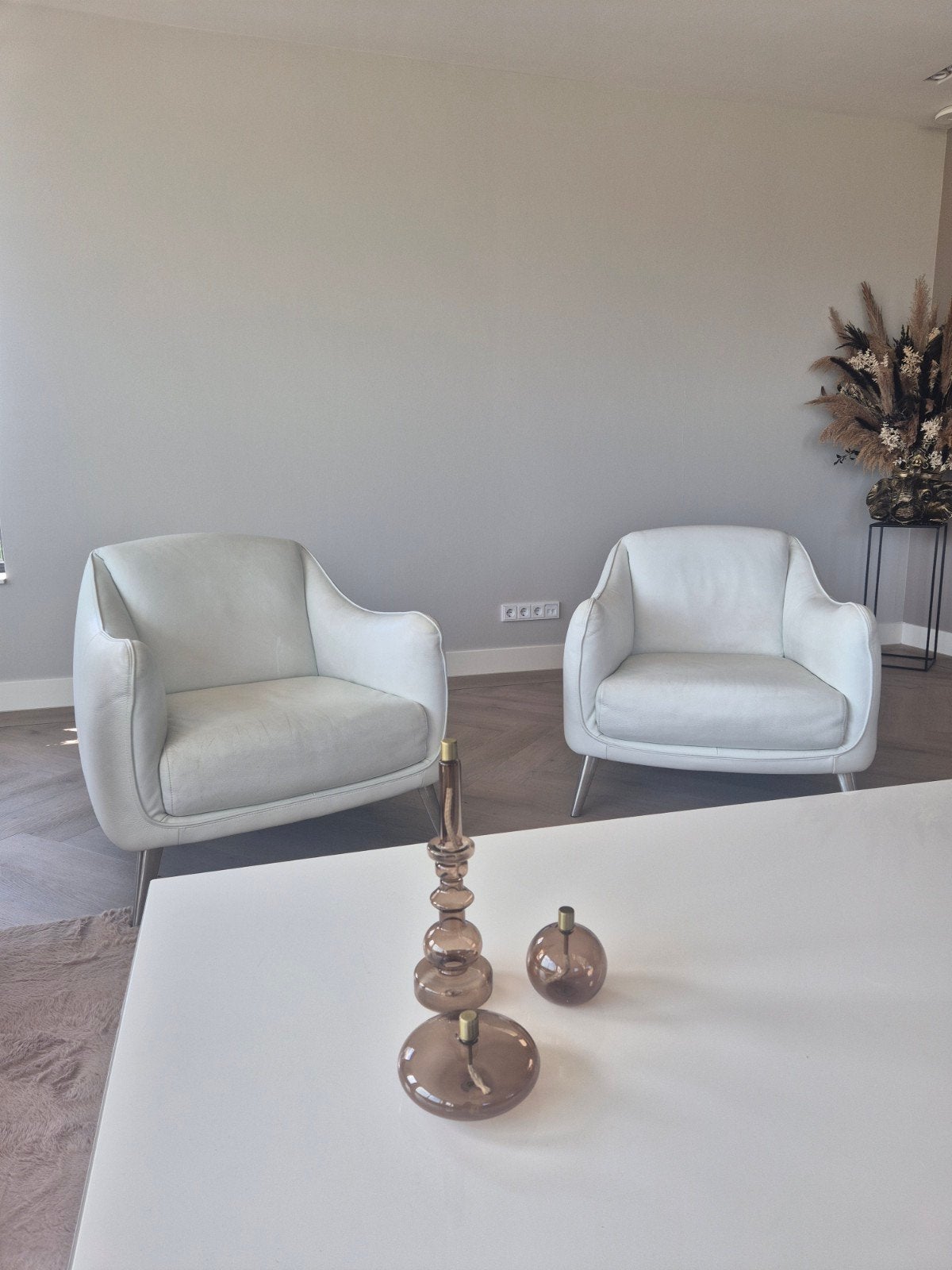 2 Lederen Witte Stoelen, Ophalen, Gebruikt, Minder dan 75 cm, Leer