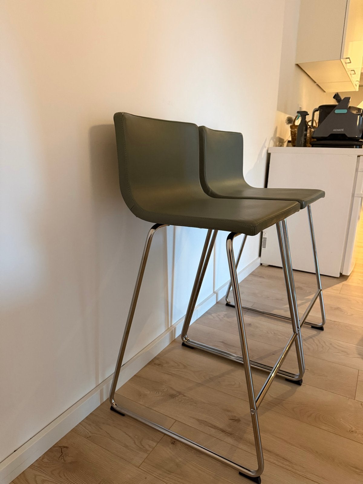 2 barkrukken IKEA - 89x50 Olijfgroen Hamont/Budel, Ophalen, Gebruikt, 60 tot 90 cm, Metaal