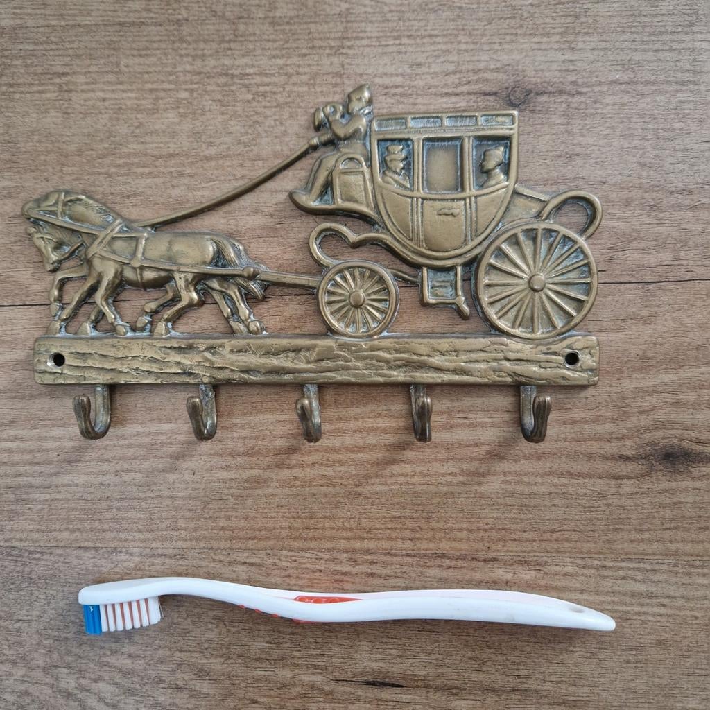Vintage messing kapstok koets met paarden, Gebruikt, Wandhaken, Ophalen of Verzenden, Minder dan 100 cm