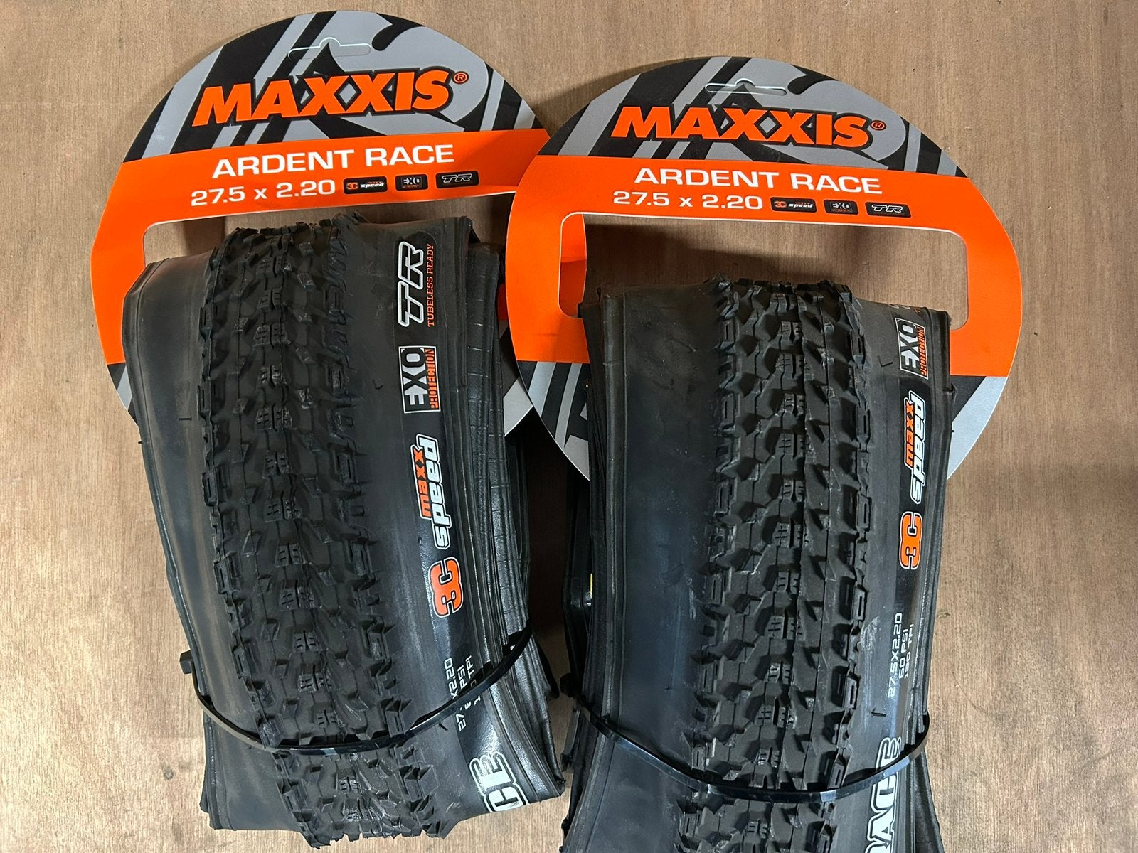 2x Maxxis Ardent race 27.5 x 2.20 buitenbanden, Band, Nieuw, Ophalen of Verzenden, Mountainbike