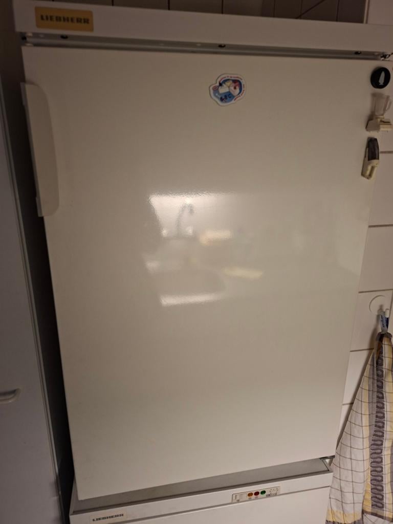 Tafel model koelkast, 100 tot 150 liter, Ophalen, 85 tot 120 cm, Zonder vriesvak
