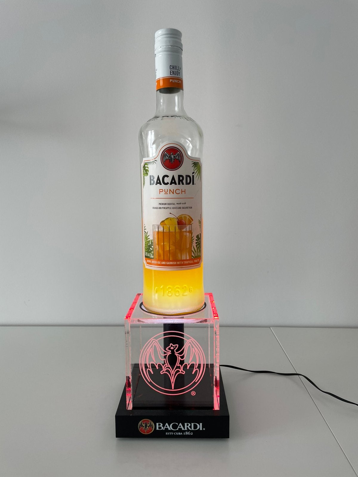 Bacardi Display met LED verlichting, Ophalen of Verzenden, Zo goed als nieuw, Lichtbak of (neon) lamp
